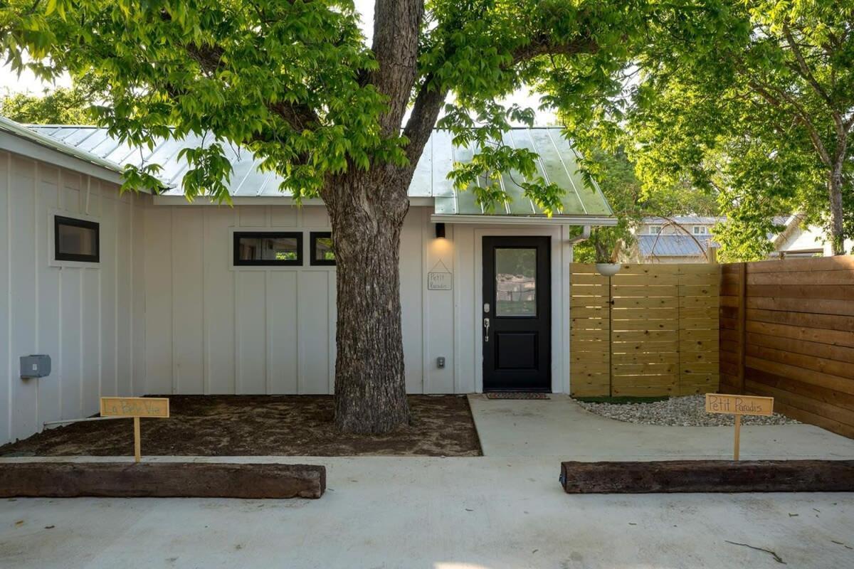 Petit Paradis Studio With Hot Tub Fredericksburg Exterior photo