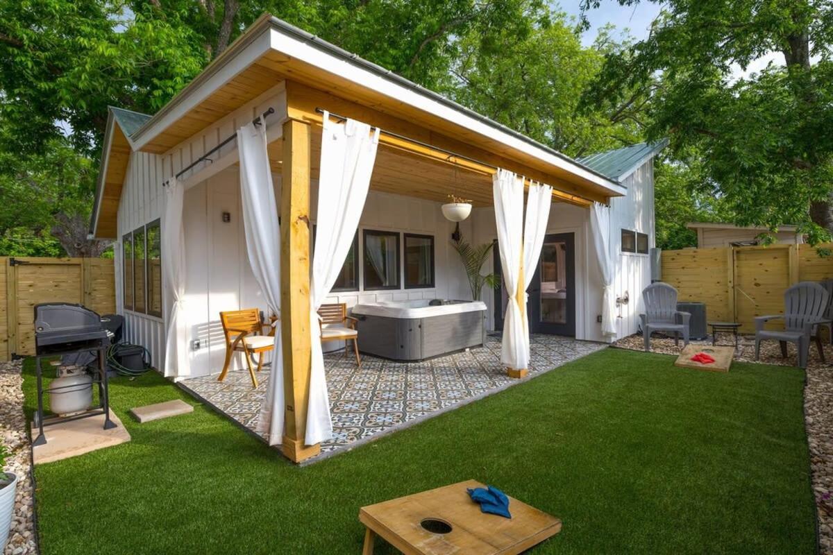 Petit Paradis Studio With Hot Tub Fredericksburg Exterior photo